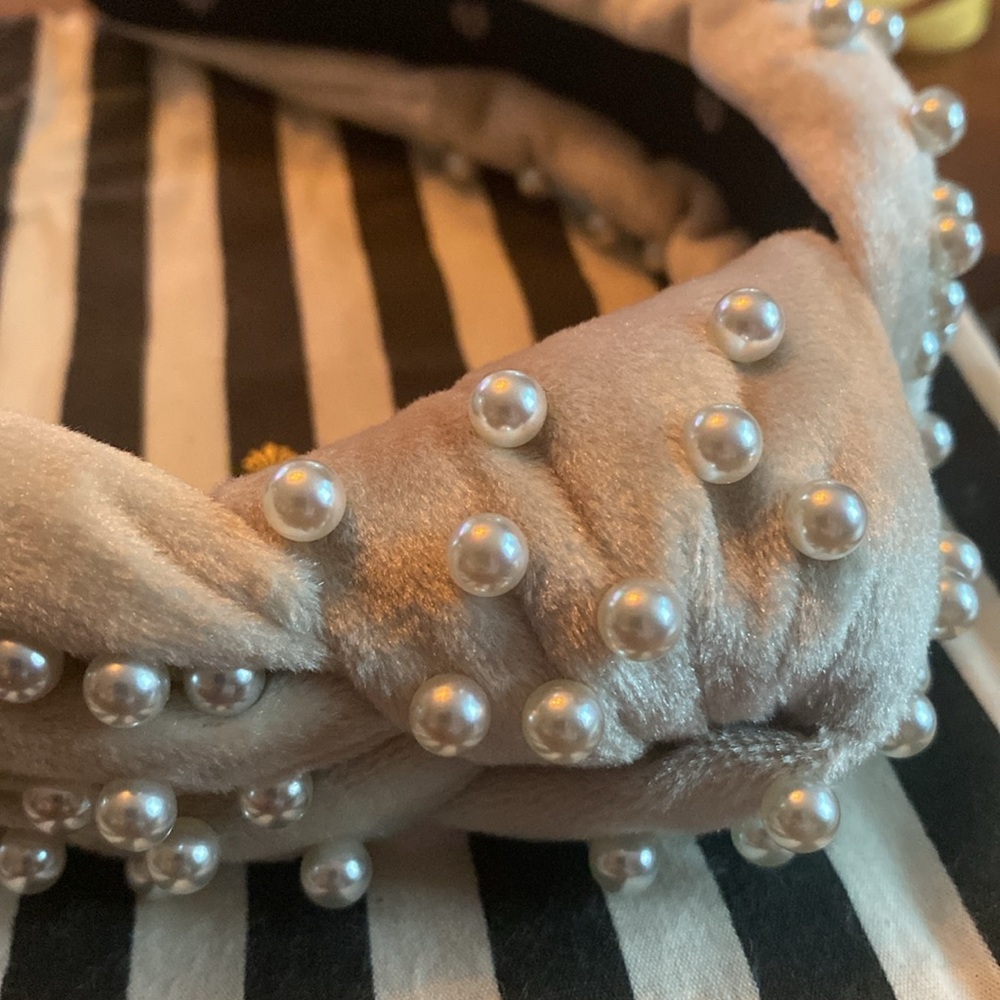 Lele Sadoughi Creme Velvet Headband with Pearl Studs - Picture 3 of 9